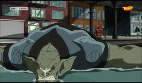 Spidey kämpft erbittert und mit allen Mitteln.