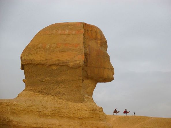 Große Sphinx von der Seite aus betrachtet