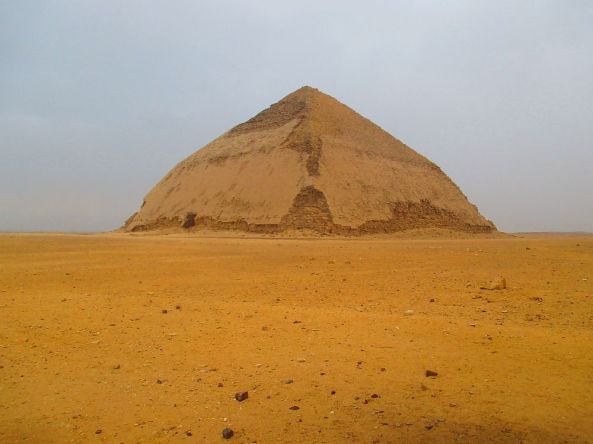 Die Pyramide mit dem Knick