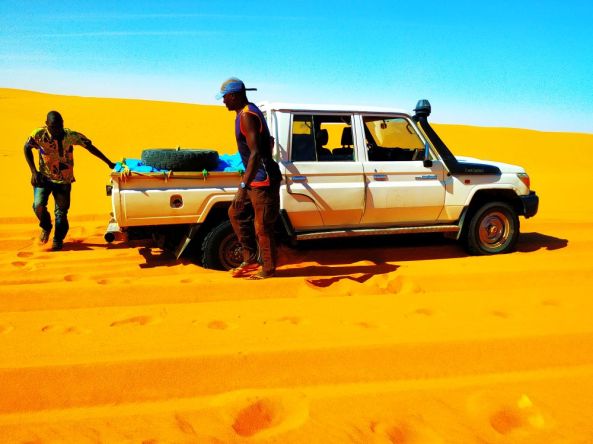 Wir stecken im Sand fest